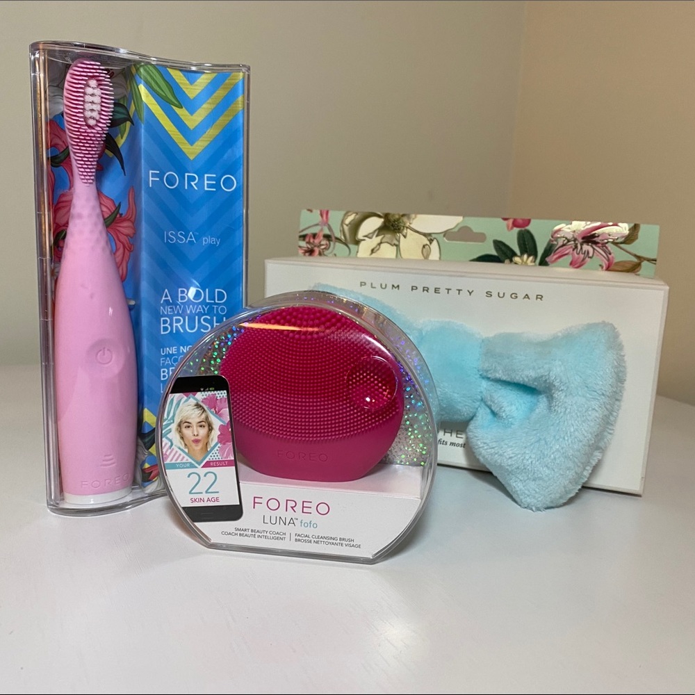 💥SOLD💥 FOREO Luna fofo and ISSA Play Christmas Bundle!